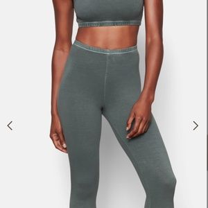 Skims OUTDOOR LEGGING MALACHITE